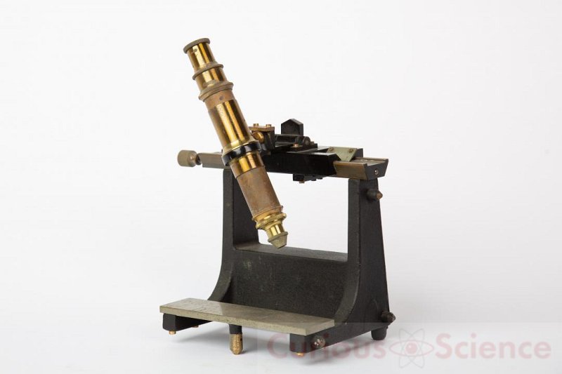 Microscope